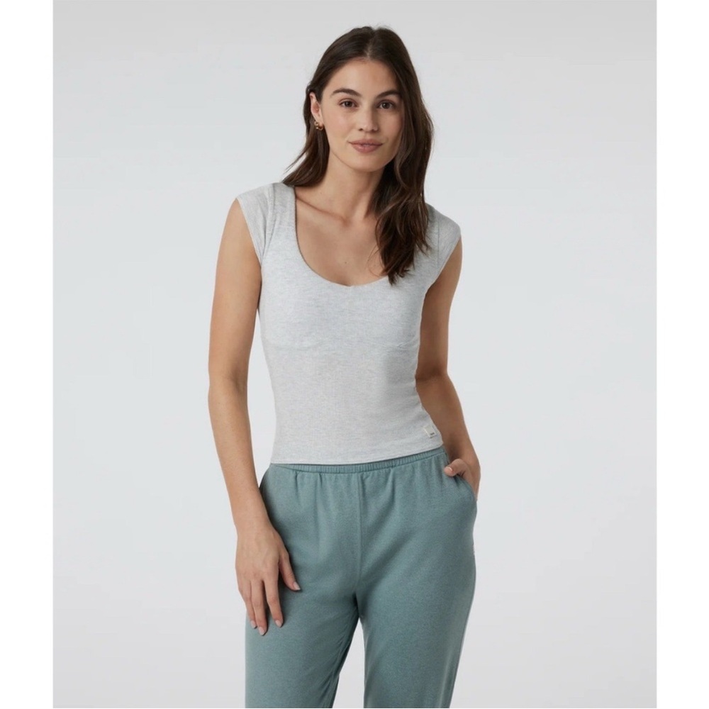 Vuori Cove Sleeveless V Neck in Grey